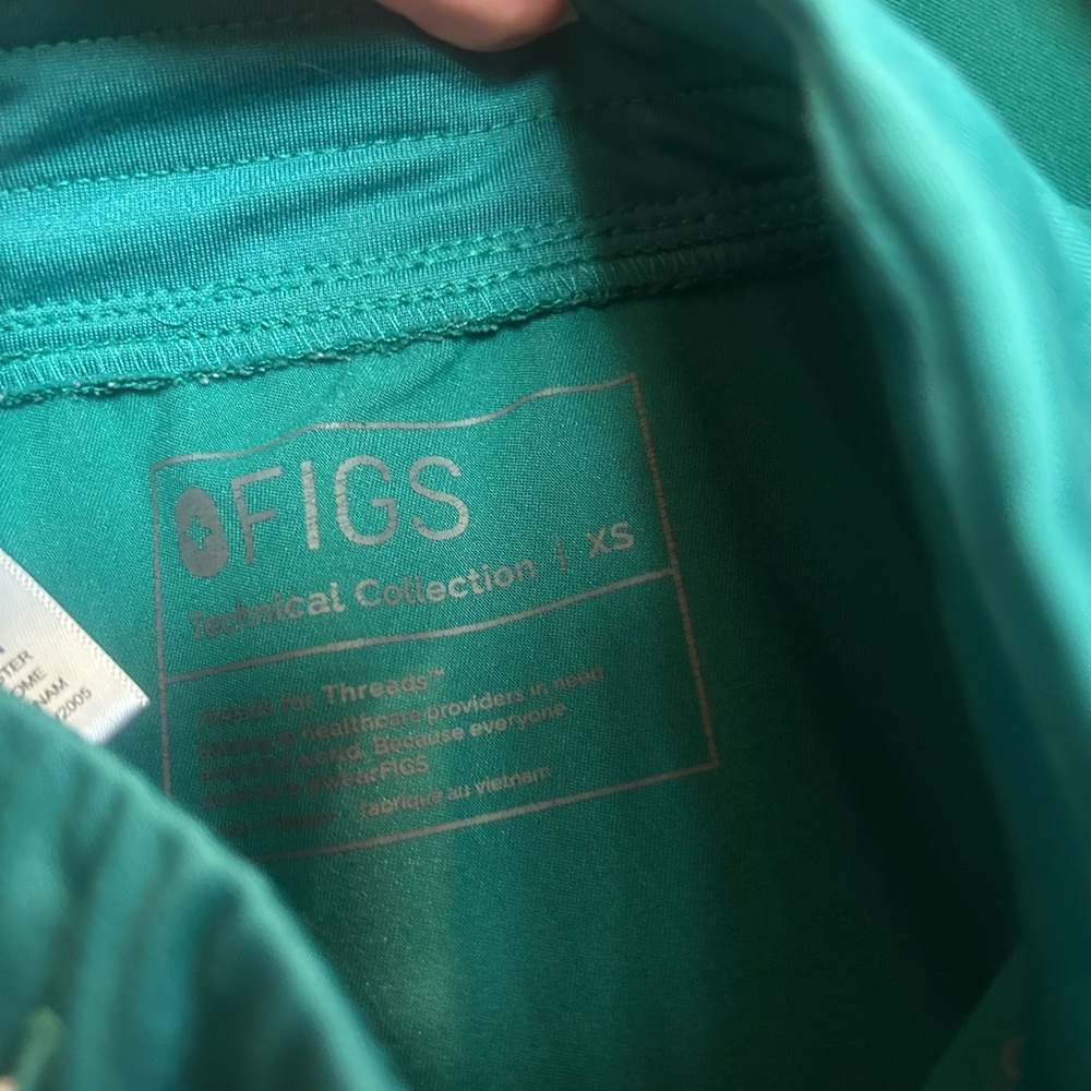 Figs Green Scrub Set - Picture 7 of 8